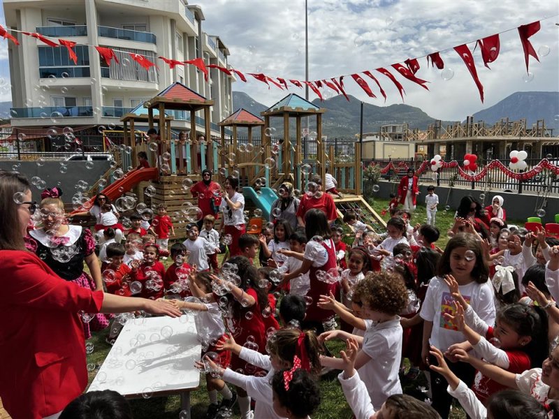 Alanya belediyesi rüya ipekten ve saadet çelik kreş ve çocuk akademisi’nde 23 nisan coşkusu