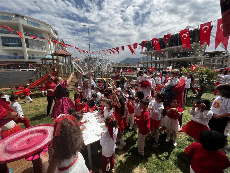 Alanya belediyesi rüya ipekten ve saadet çelik kreş ve çocuk akademisi’nde 23 nisan coşkusu