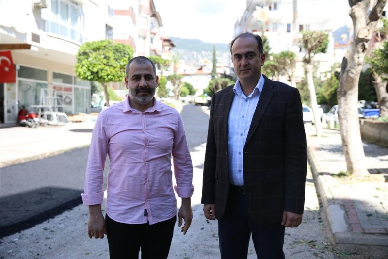 Alanya belediyesi şehir merkezinde asfalt yenileme çalışmalarını sürdürüyor