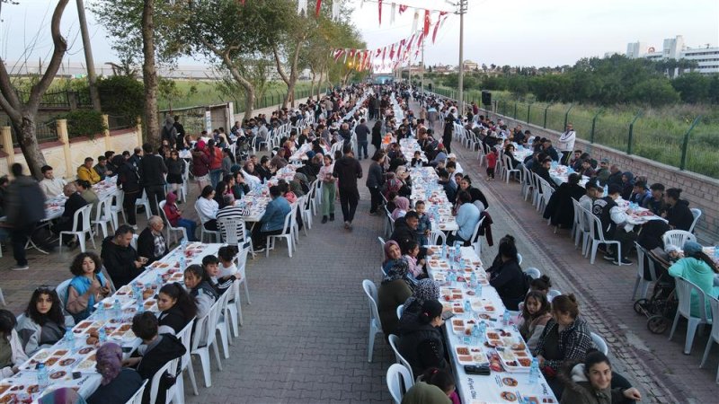 Başkan yücel avsallar mahallesi’nde iftar sofrasında vatandaşlarla buluştu