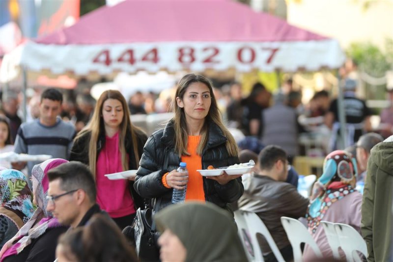 Başkan yücel avsallar mahallesi’nde iftar sofrasında vatandaşlarla buluştu