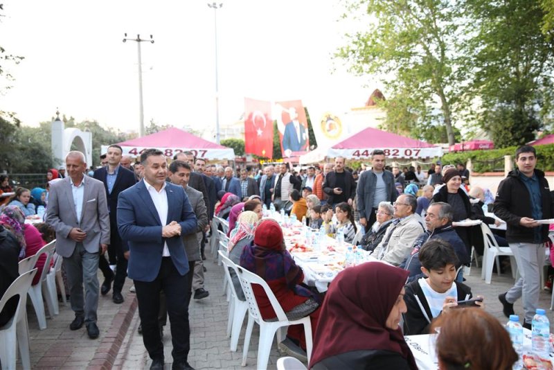 Başkan yücel avsallar mahallesi’nde iftar sofrasında vatandaşlarla buluştu