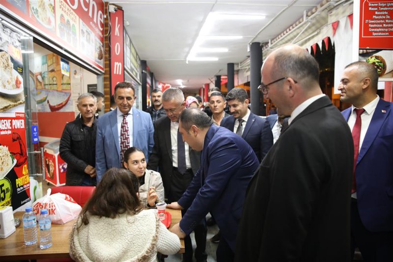 Başkan yücel avsallar mahallesi’nde iftar sofrasında vatandaşlarla buluştu