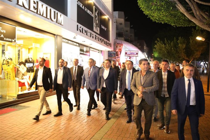 Başkan yücel avsallar mahallesi’nde iftar sofrasında vatandaşlarla buluştu