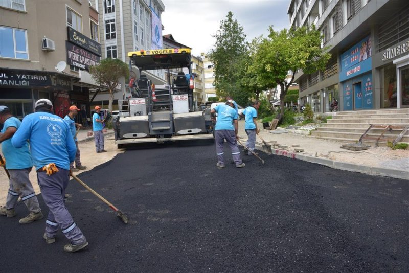 Cuma pazarı projesi’nin çevresi asfaltlanıyor