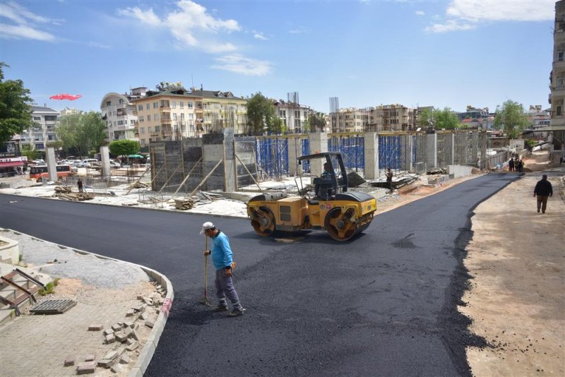 Cuma pazarı projesi’nin çevresi asfaltlanıyor