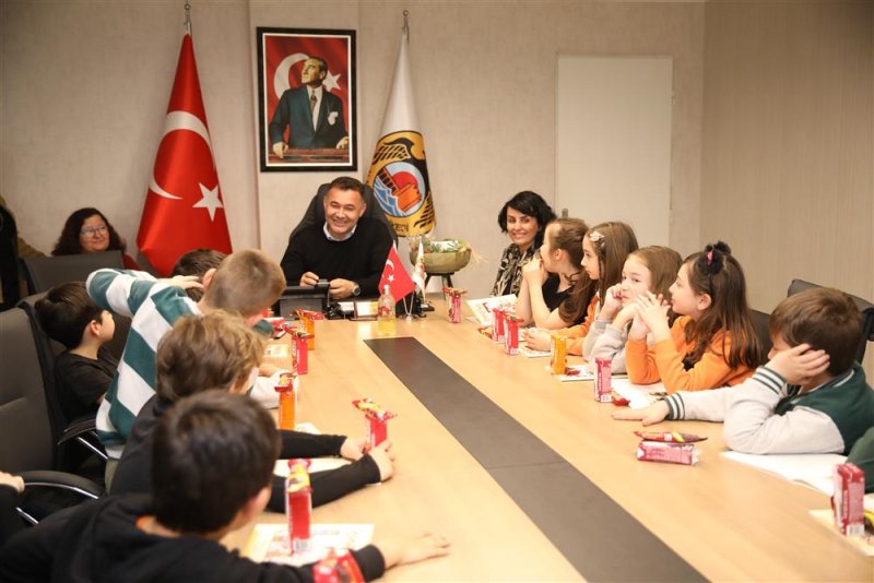 Öğrencilerden başkan yücel’e ziyaret