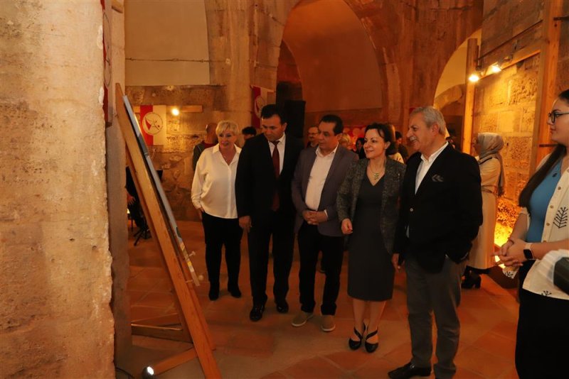 “türkiye-polonya dostluk sergisi” kızılkule’de açıldı
