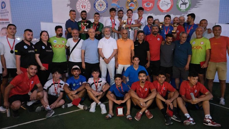 3. geleneksel alanya belediyesi ayak tenisi 100. yıl türkiye kupası yapıldı