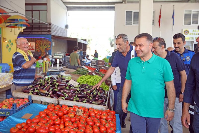 Alanya belediyesi 5 bin kişilik aşure dağıttı