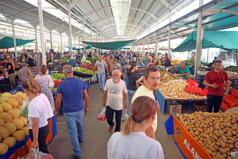 Alanya belediyesi 5 bin kişilik aşure dağıttı