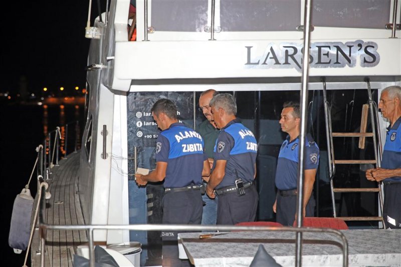 Alanya belediyesi o tekneleri mühürledi