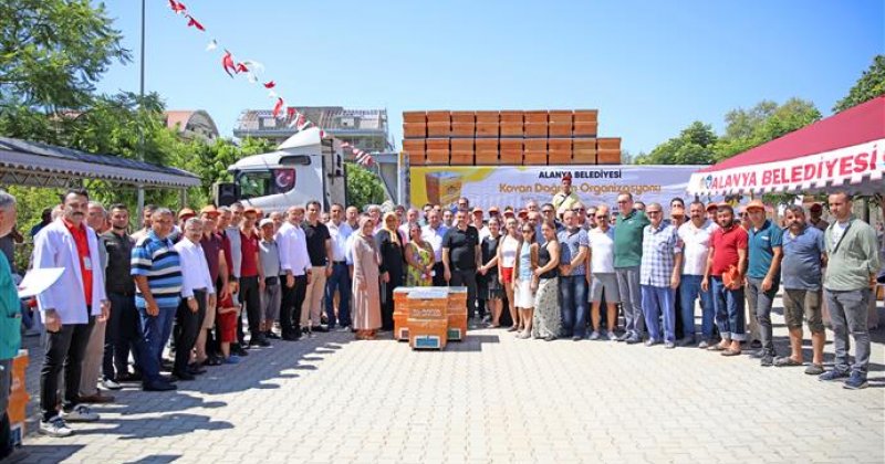 Arı üreticilerine başkan yücel’den kovan desteği sürüyor