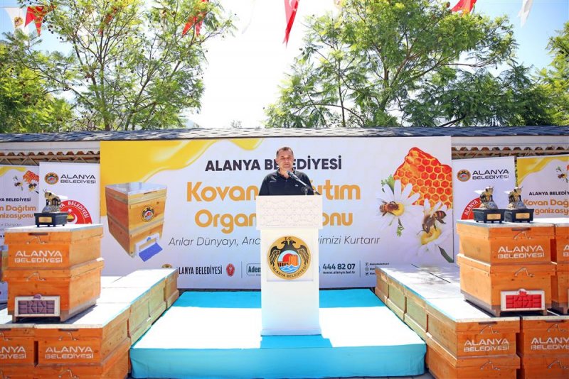 Arı üreticilerine başkan yücel’den kovan desteği sürüyor