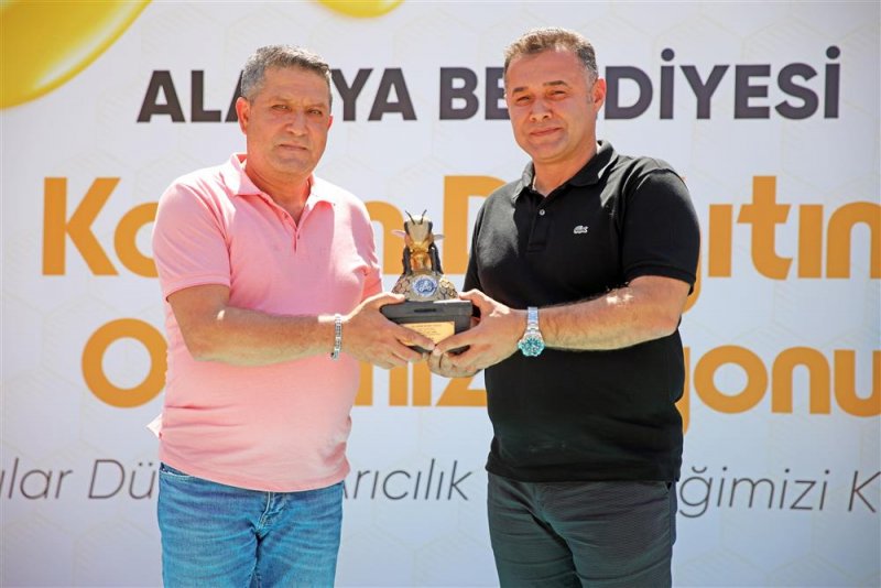 Arı üreticilerine başkan yücel’den kovan desteği sürüyor