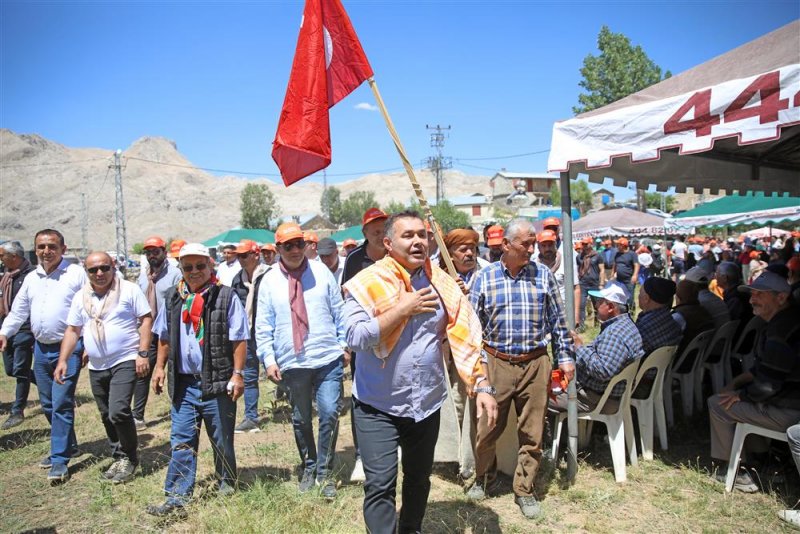 Başkan yücel’den 23 batı yaylasına hizmet yağmuru başkan yücel: dün buradaydık, bugün buradayız, yarın da burada olacağız