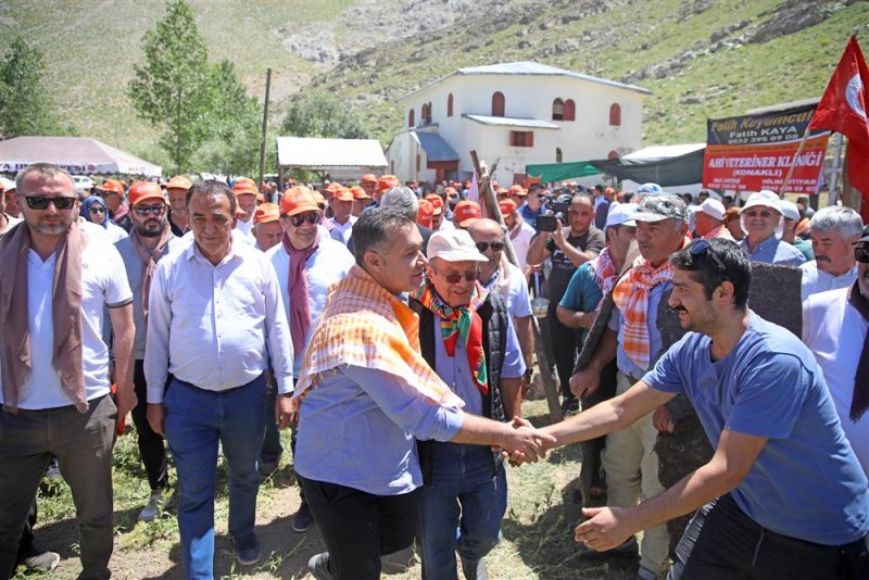 Başkan yücel’den 23 batı yaylasına hizmet yağmuru başkan yücel: dün buradaydık, bugün buradayız, yarın da burada olacağız