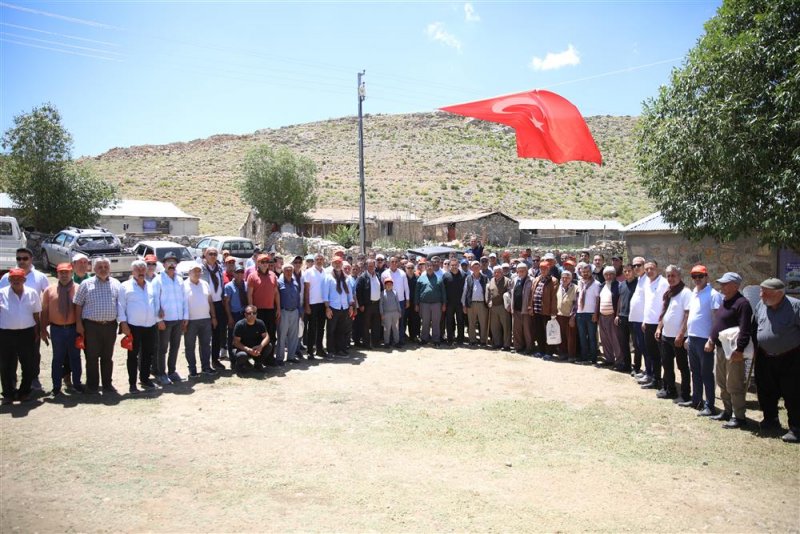 Başkan yücel’den 23 batı yaylasına hizmet yağmuru başkan yücel: dün buradaydık, bugün buradayız, yarın da burada olacağız