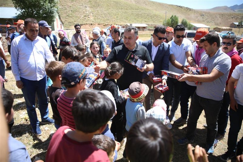 Başkan yücel’den 23 batı yaylasına hizmet yağmuru başkan yücel: dün buradaydık, bugün buradayız, yarın da burada olacağız
