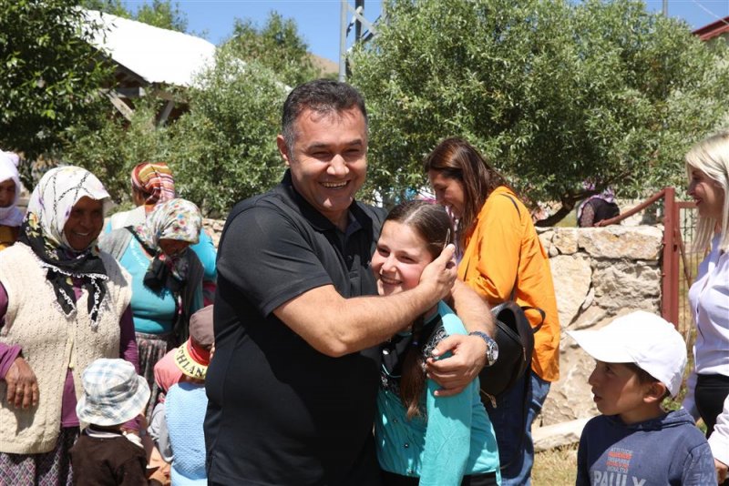 Başkan yücel’den 23 batı yaylasına hizmet yağmuru başkan yücel: dün buradaydık, bugün buradayız, yarın da burada olacağız