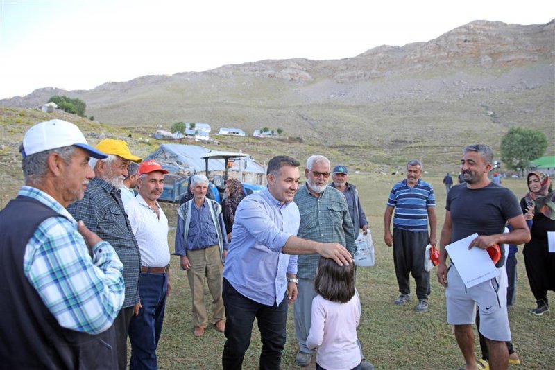 Başkan yücel’den 23 batı yaylasına hizmet yağmuru başkan yücel: dün buradaydık, bugün buradayız, yarın da burada olacağız