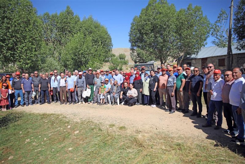 Başkan yücel’den 23 batı yaylasına hizmet yağmuru başkan yücel: dün buradaydık, bugün buradayız, yarın da burada olacağız