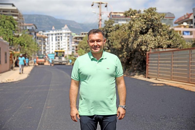 Başkan yücel mahmutlar’da asfalt çalışmalarını yerinde inceledi