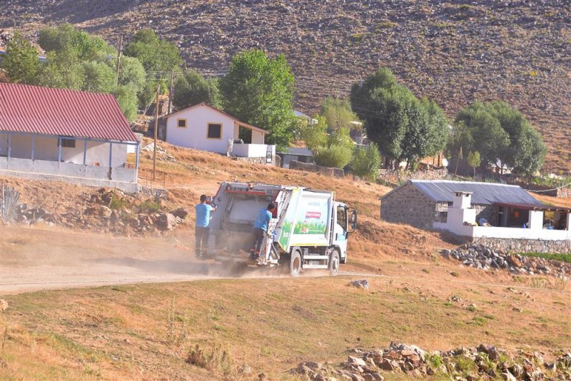 Başkan yücel yaylaların çöp sorununu çözdü - başkan yücel yaylalara verdiği bir sözü daha kısa sürede gerçekleştirdi