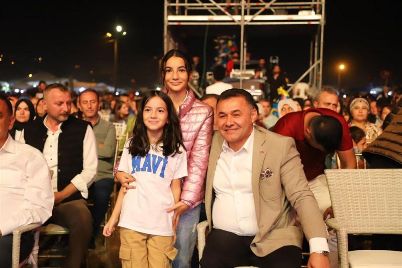 Gökbel coşkusu iki muhteşem konser ile başladı gökbel’de rekor! 70 bin kişilik büyük şölen