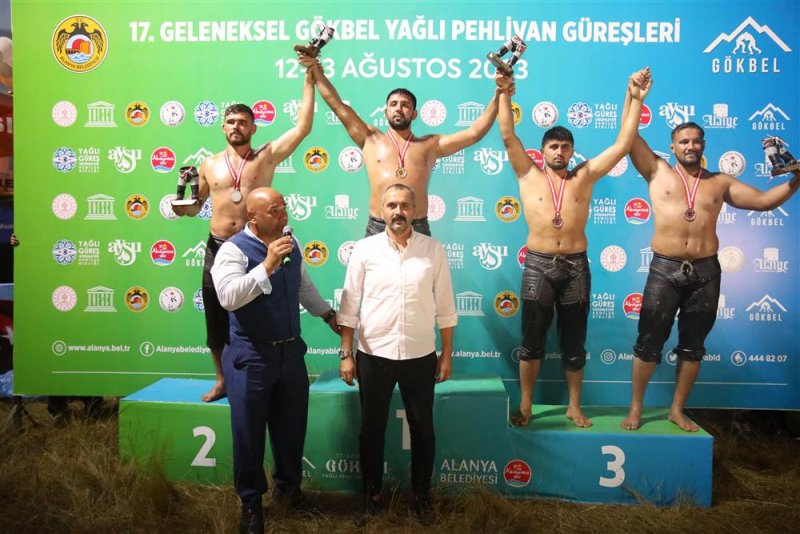 Gökbel’in başpehlivanı ali gürbüz oldu