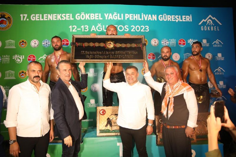 Gökbel’in başpehlivanı ali gürbüz oldu