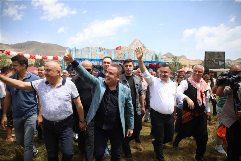 Gökbel’in başpehlivanı ali gürbüz oldu