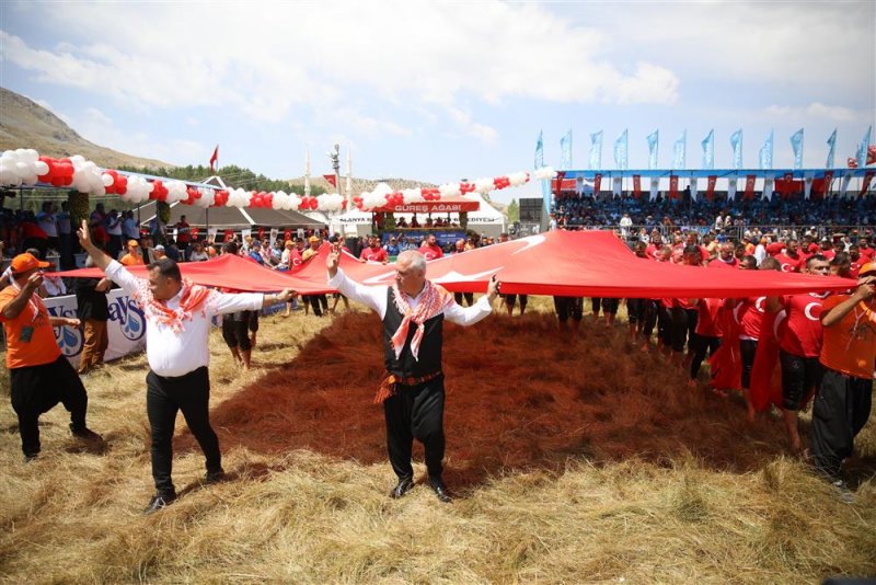 Gökbel’in başpehlivanı ali gürbüz oldu