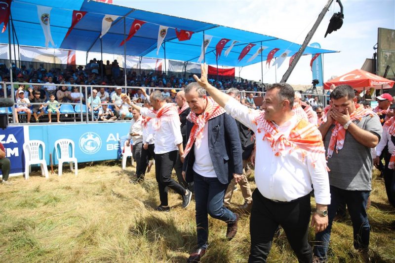 Gökbel’in başpehlivanı ali gürbüz oldu