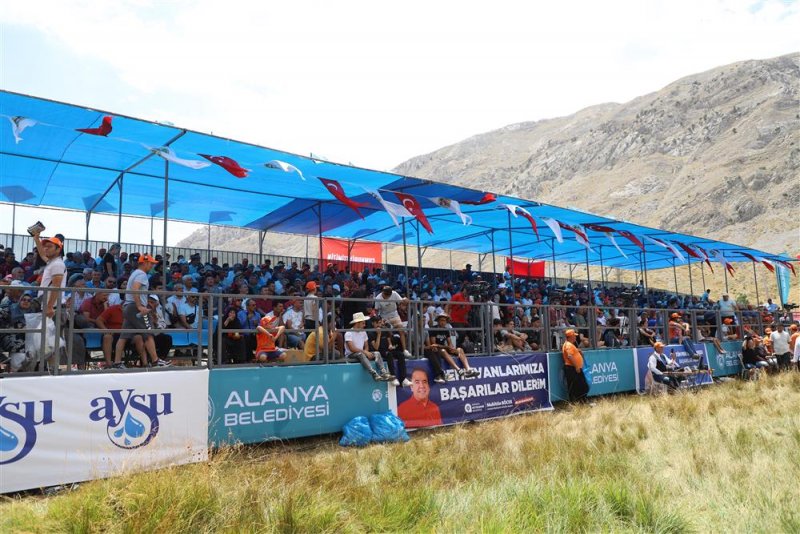 Gökbel’in başpehlivanı ali gürbüz oldu