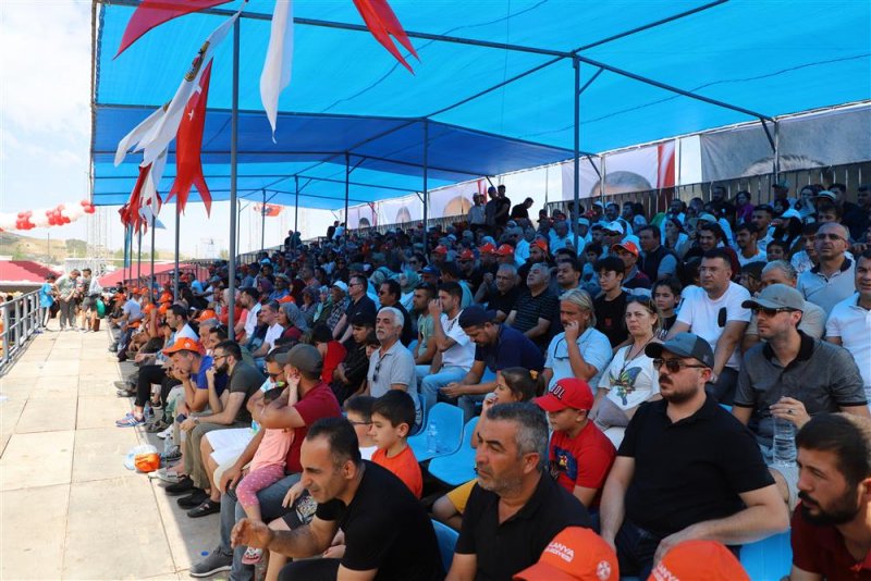 Gökbel’in başpehlivanı ali gürbüz oldu