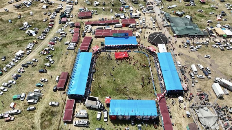 Gökbel’in başpehlivanı ali gürbüz oldu