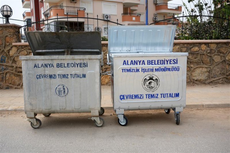 Hız kesmeyen yatırımlara bir yenisi daha 2 bin 150 adet yeni çöp konteyneri