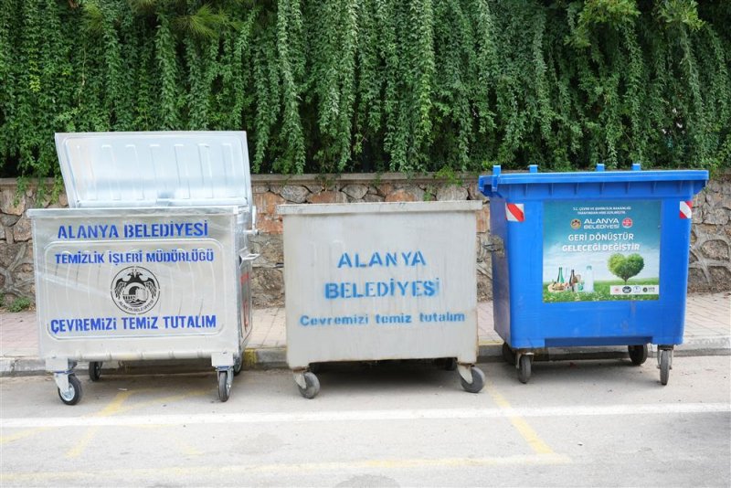 Hız kesmeyen yatırımlara bir yenisi daha 2 bin 150 adet yeni çöp konteyneri