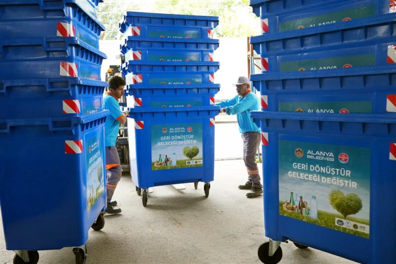 Hız kesmeyen yatırımlara bir yenisi daha 2 bin 150 adet yeni çöp konteyneri