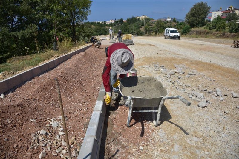 Kestel yeni üniversite yolu’nda kaldırım çalışması başlatıldı