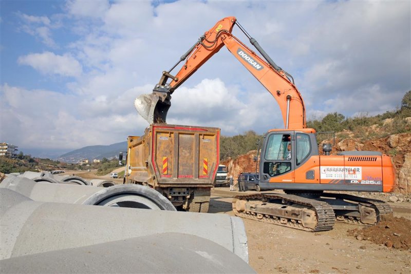 Kestel yeni üniversite yolu’nda kaldırım çalışması başlatıldı