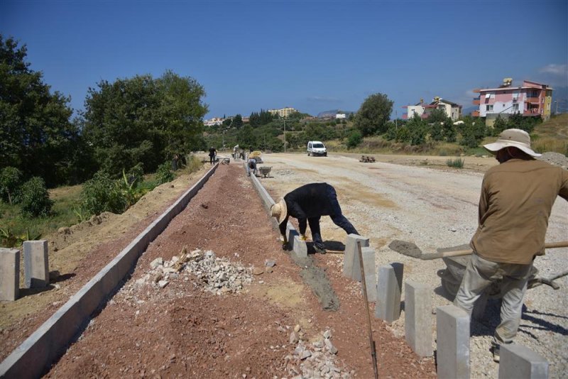 Kestel yeni üniversite yolu’nda kaldırım çalışması başlatıldı