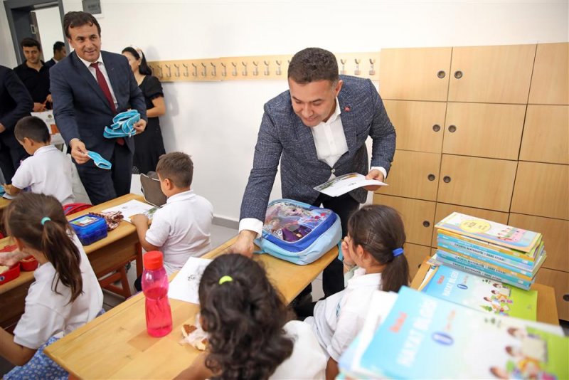 2023-2024 eğitim öğretim döneminin ilk ders zili çaldı