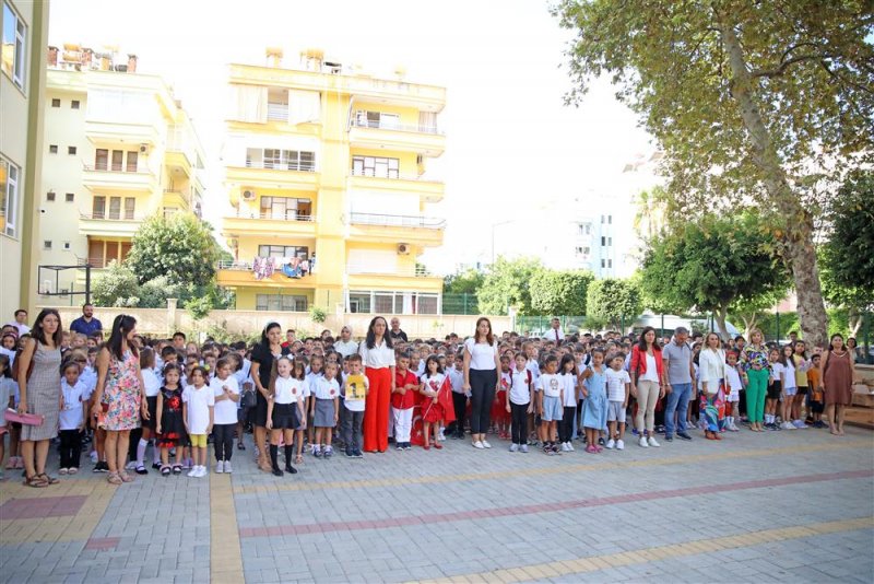 2023-2024 eğitim öğretim döneminin ilk ders zili çaldı