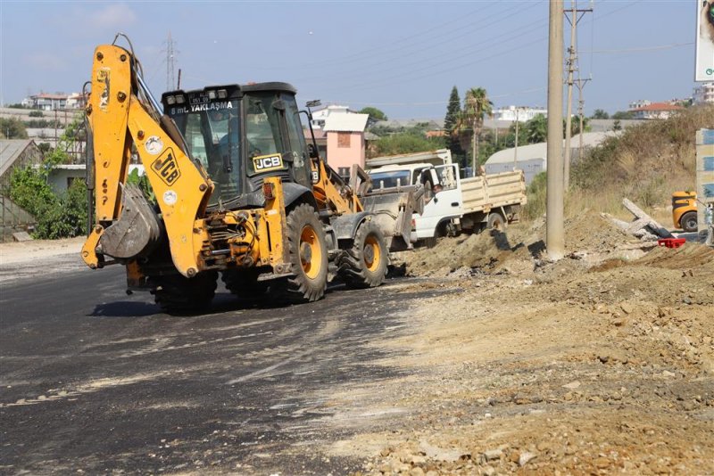 Alanya belediyesi’nden batı bölgesine büyük asfalt hamlesi - 3 kilometrelik konaklı toslak güzelbağ yolu asfaltlanıyor
