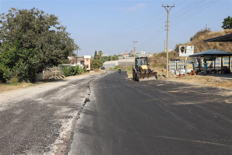 Alanya belediyesi’nden batı bölgesine büyük asfalt hamlesi - 3 kilometrelik konaklı toslak güzelbağ yolu asfaltlanıyor