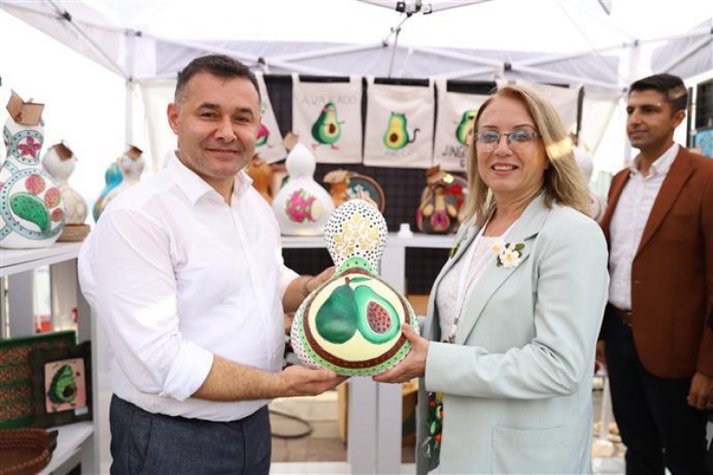 Avokado ve mango temalı tropikal meyve festivali için hazırlıklar sürüyor