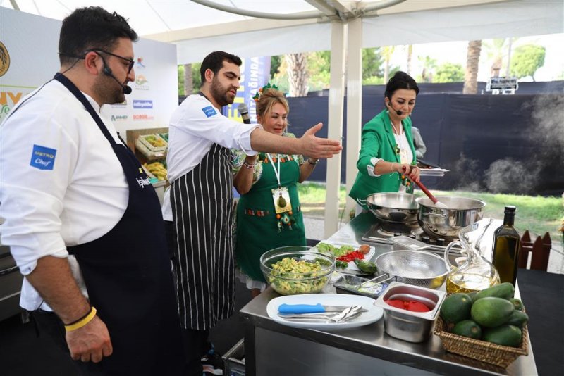 Avokado ve mango temalı tropikal meyve festivali için hazırlıklar sürüyor