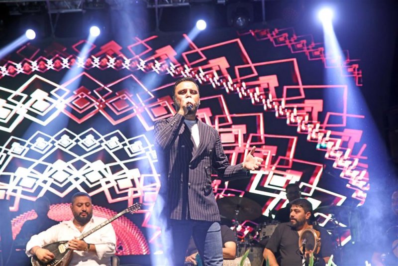 Avsallar’da alişan coşkusu yaz konserlerine muhteşem başlangıç